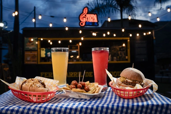 Punto Gastronómico Guepanela Cisneros